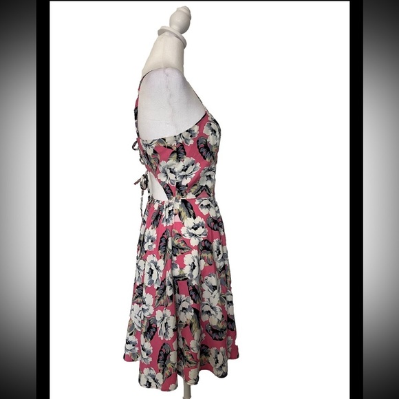 Hollister Pink Lace Up Back Elastic Waist
Floral Sun Dress Adjustable straps S - Picture 3 of 6